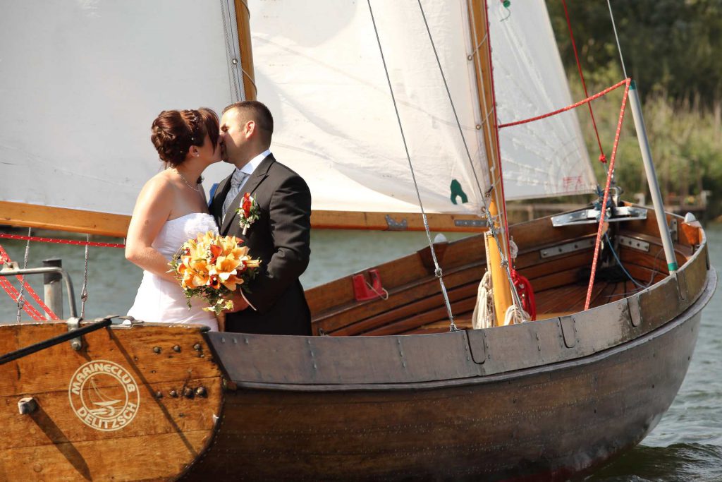 Hochzeit in Delitzsch - Kuss auf dem Boot